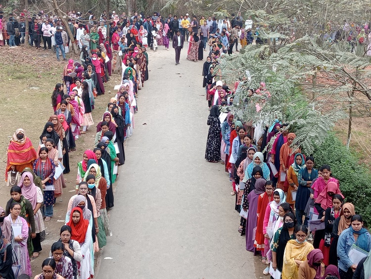 জাবি ভর্তি পরীক্ষায় জালিয়াতি, নারী ভর্তিচ্ছুক আটক
