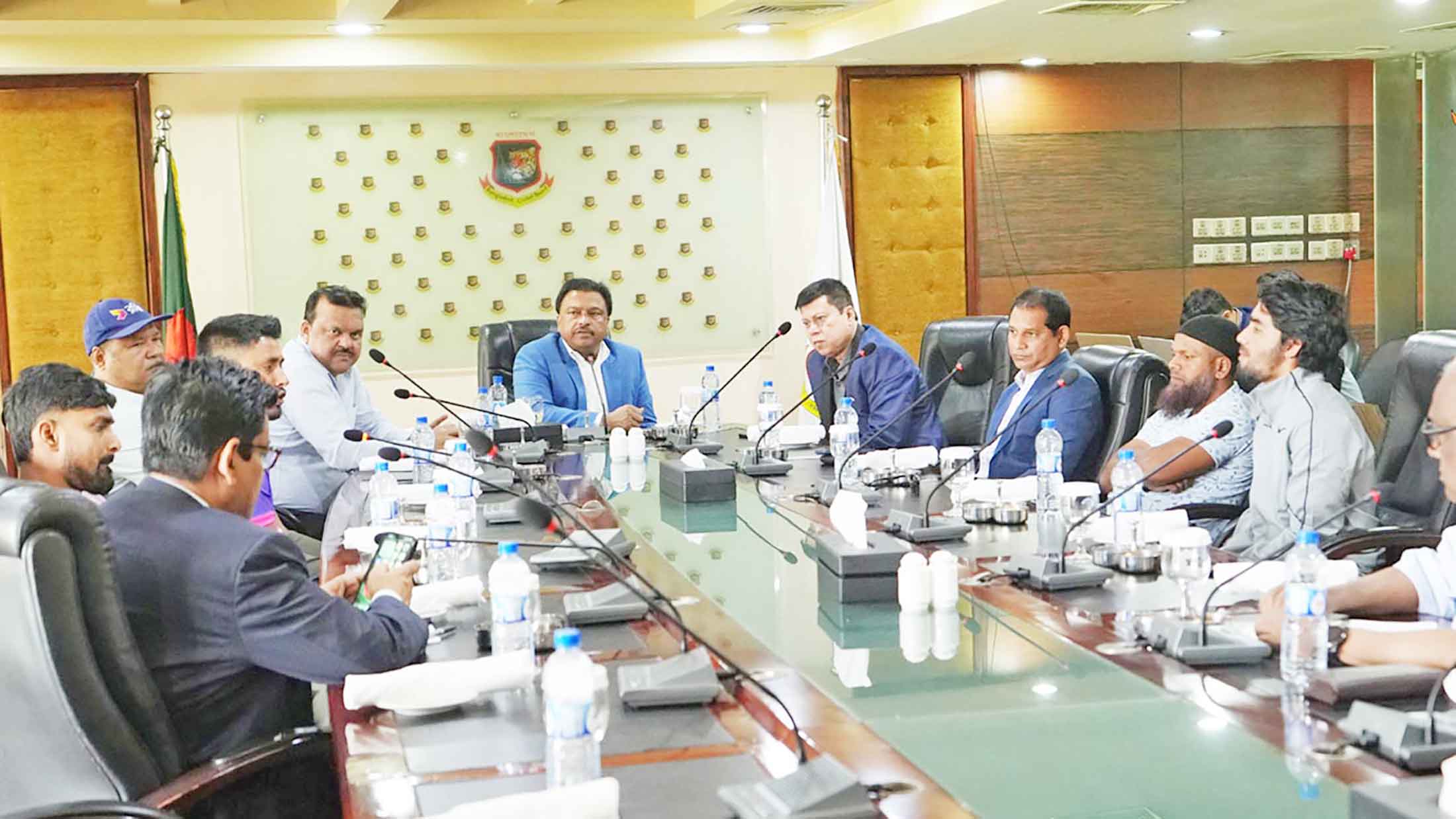 অধিনায়কদের পরামর্শ গুরুত্ব দিয়ে বিবেচনার আশ্বাস বোর্ড সভাপতির