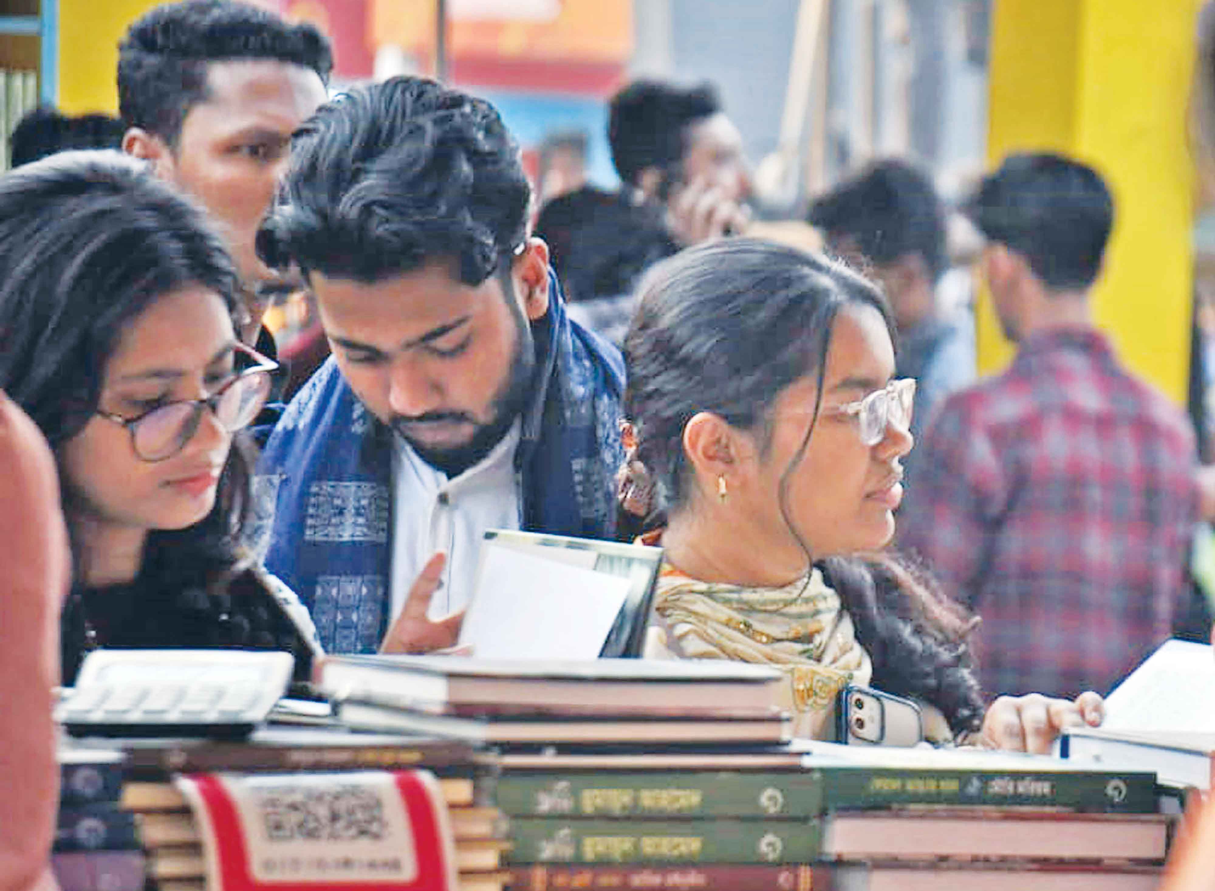 চিরায়ত সাহিত্যে আস্থা পাঠকের