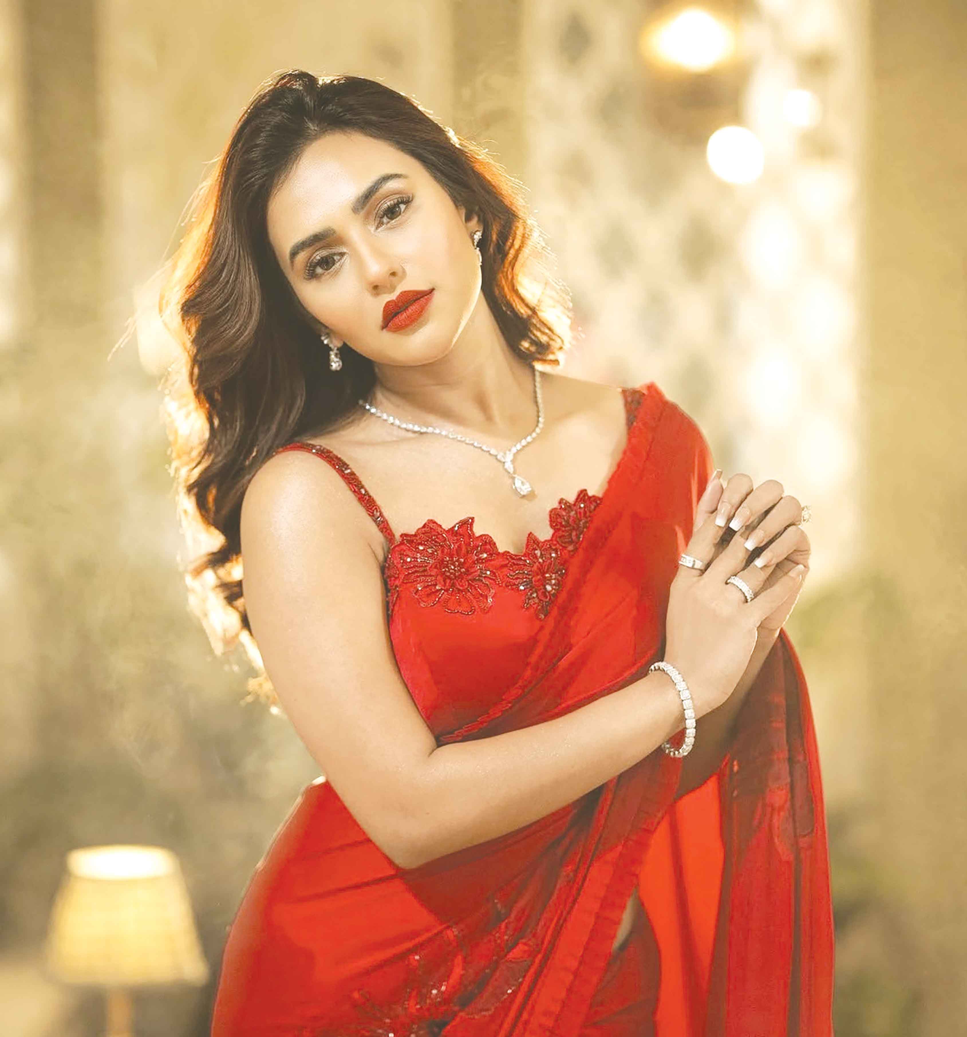 তার চোখে তুমি সব সময় সুন্দর : ফারিয়া