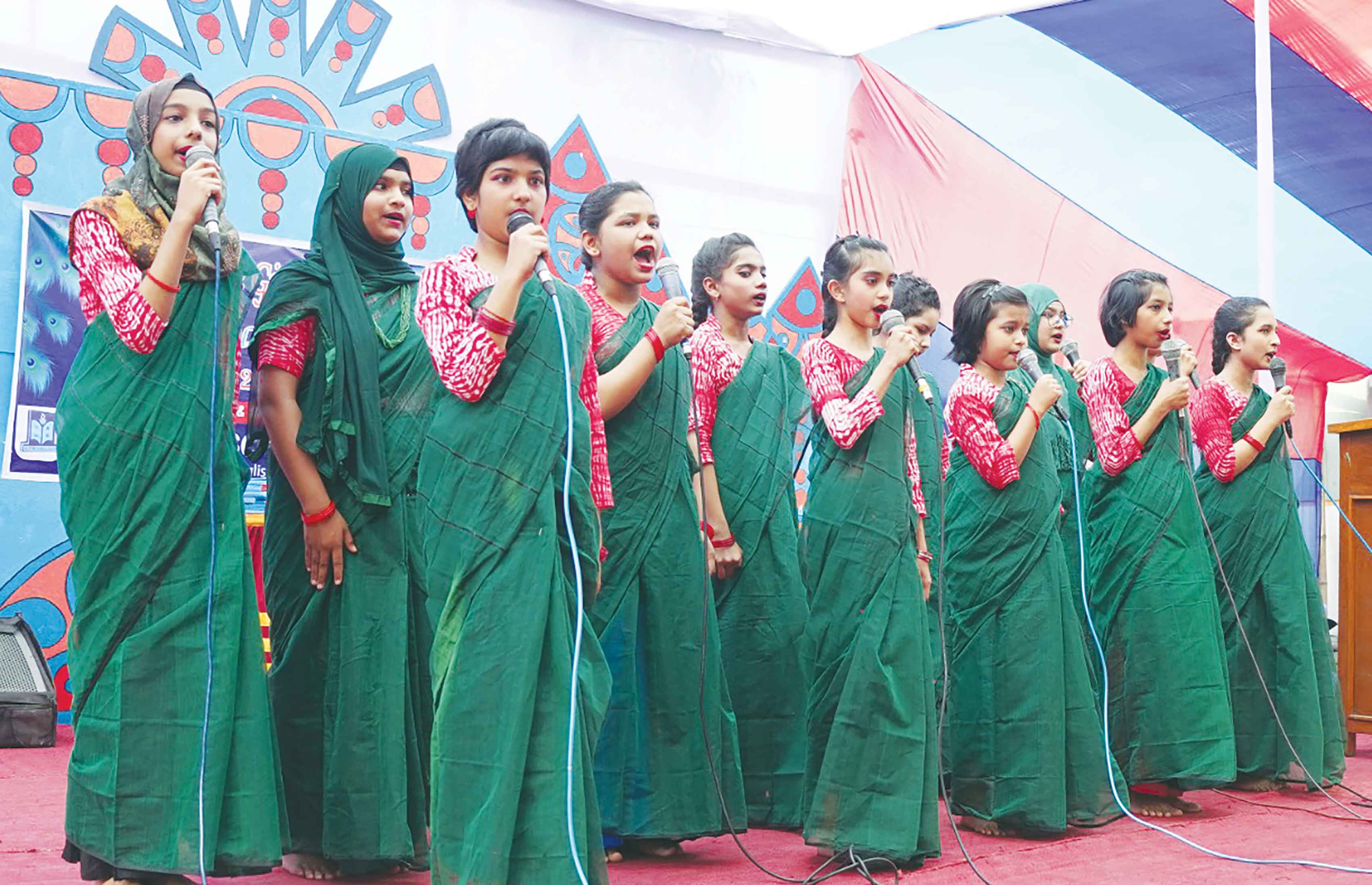 মাইলস্টোন স্কুল অ্যান্ড কলেজে পুরস্কার বিতরণ ও সাংস্কৃতিক অনুষ্ঠান