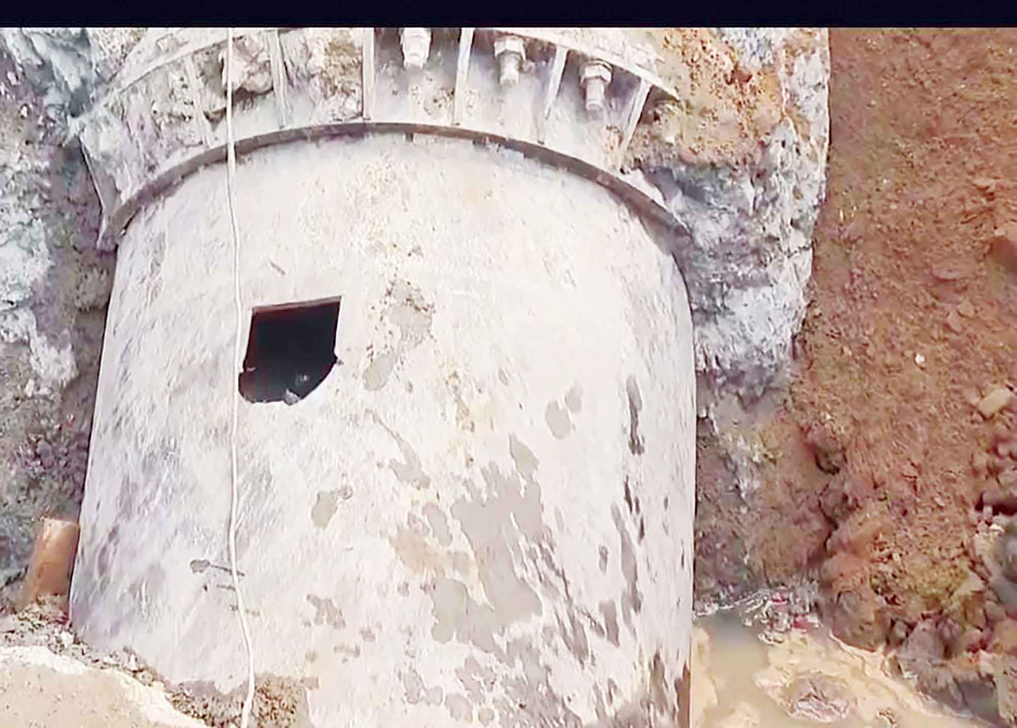 চট্টগ্রামে অধিকাংশ এলাকায় পানি সরবরাহ বন্ধ, দুর্ভোগ