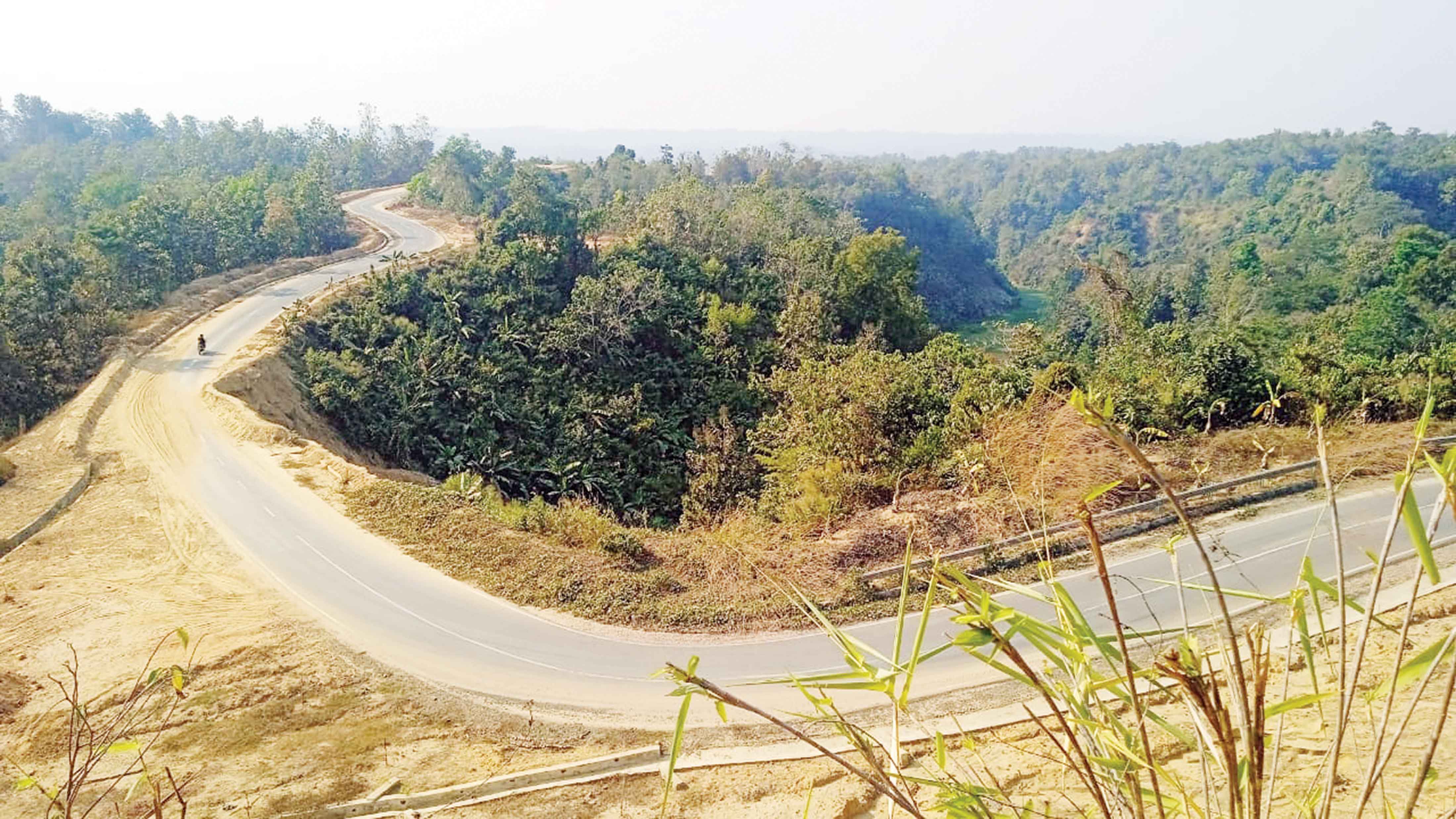 পার্বত্য অঞ্চলকে এক করেছে সীমান্ত সড়ক