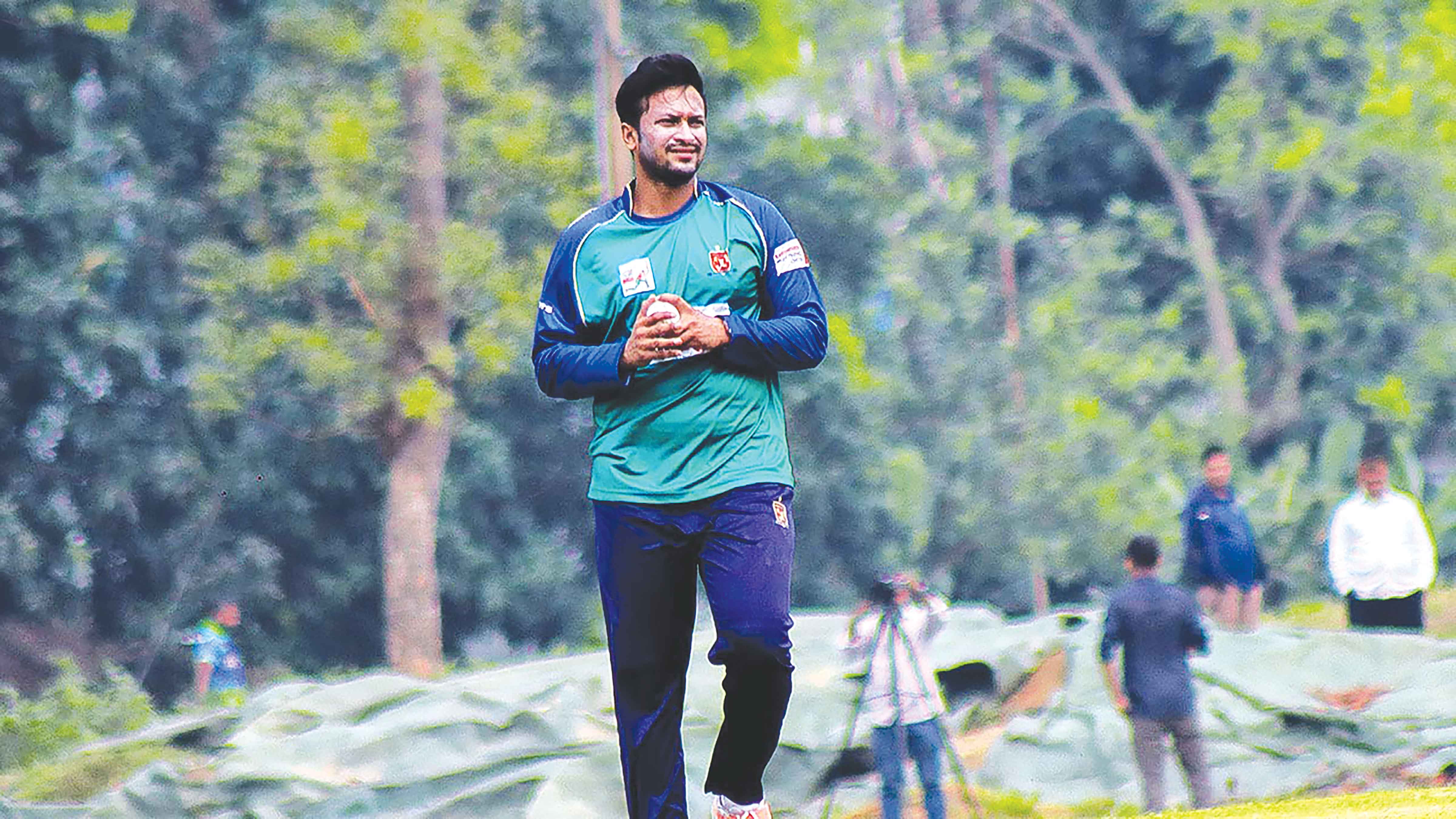 দলবদলের পরদিনই নিজেকে সরিয়ে নিলেন সাকিব