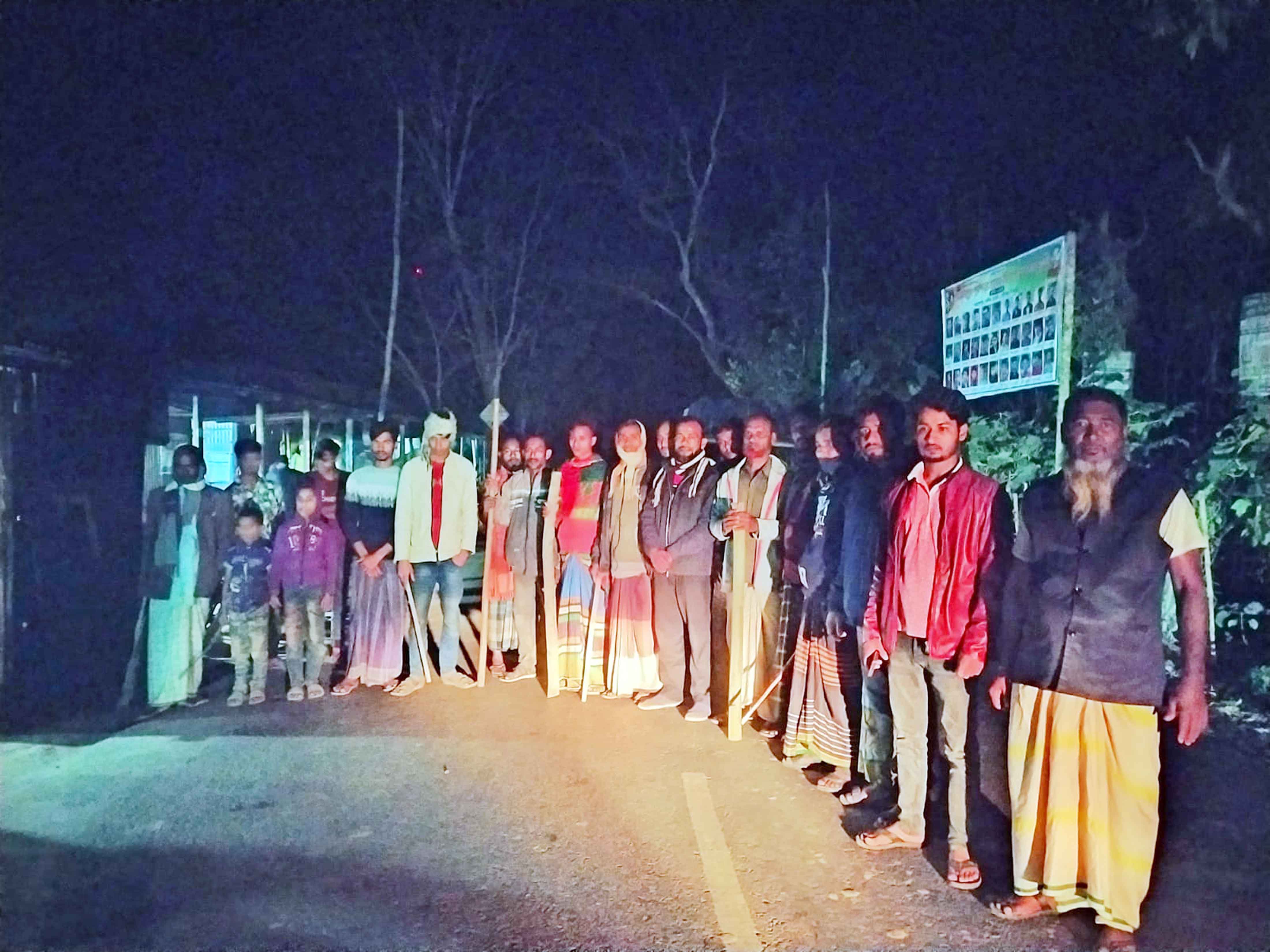 ঘাটাইলে সন্ধ্যা নামলেই ডাকাত আতঙ্ক, দুই মাসে ১০ ডাকাতি রাতভর পাহারায় গ্রামবাসী
