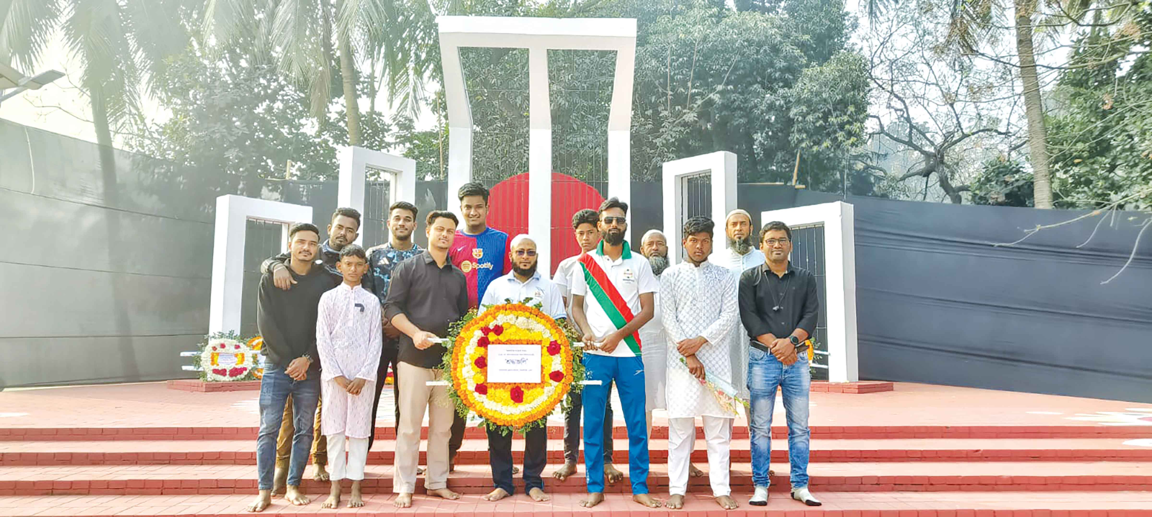 কেরানীগঞ্জে প্রভাতফেরি ও পুষ্পস্তবক অর্পণ