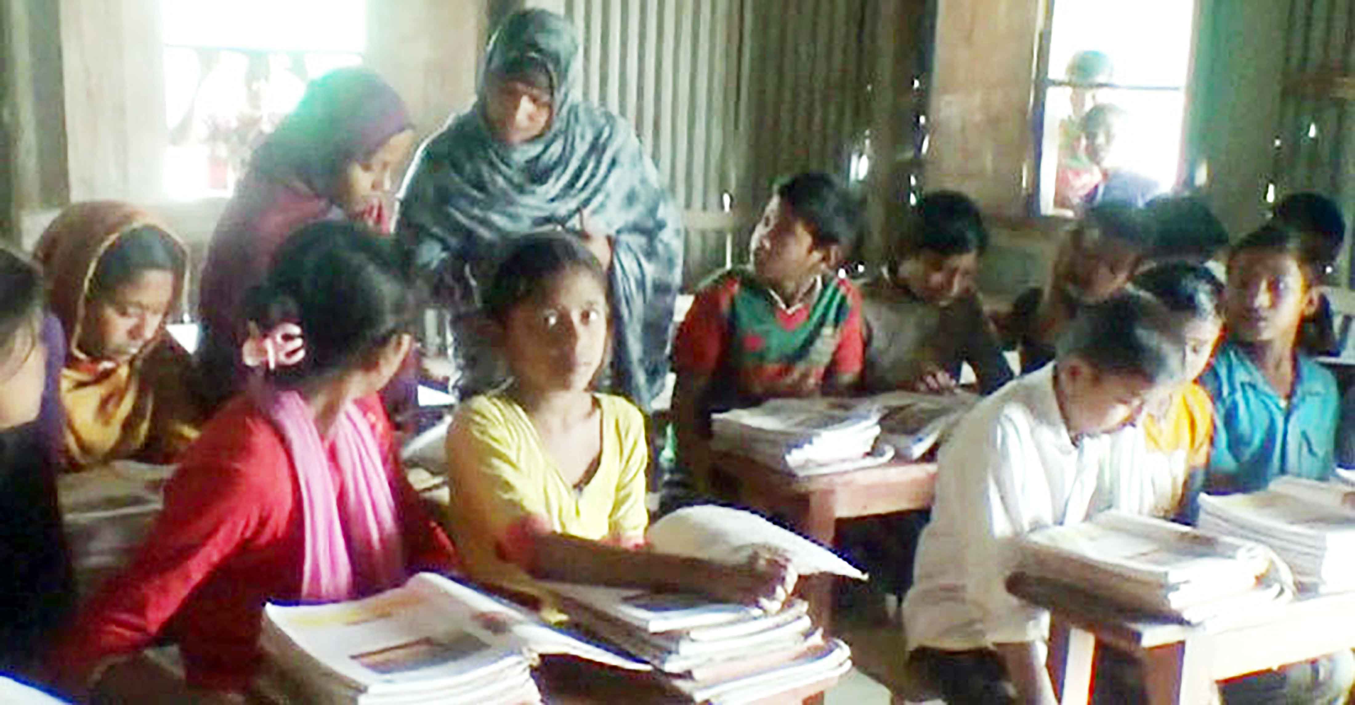 দারিদ্র্যের বেড়াজালে চরাঞ্চলের শিক্ষা