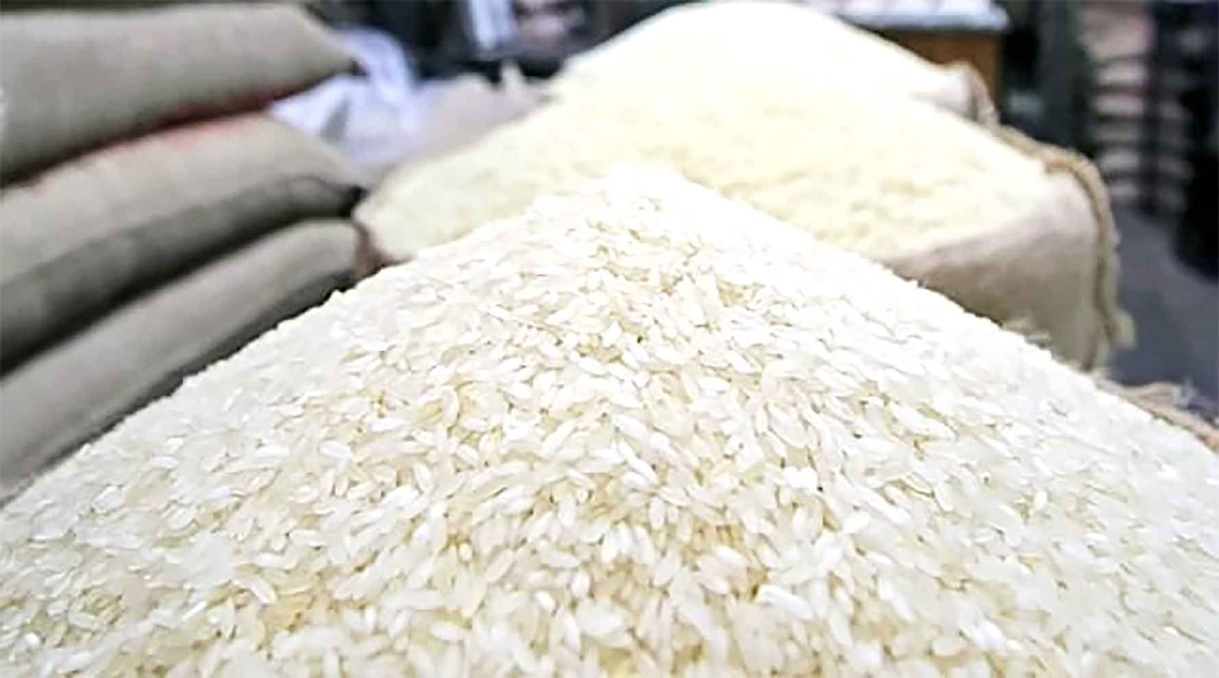 খাতুনগঞ্জে দেশি সরু চালের দাম বেড়েছে বস্তায় ২০০ টাকা