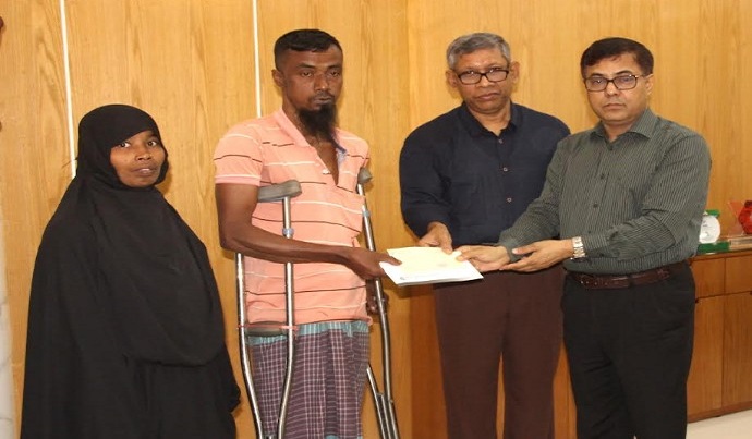 বৈষম্যবিরোধী আন্দোলনে গুলিবিদ্ধের পাশে জাককানইবি উপাচার্য