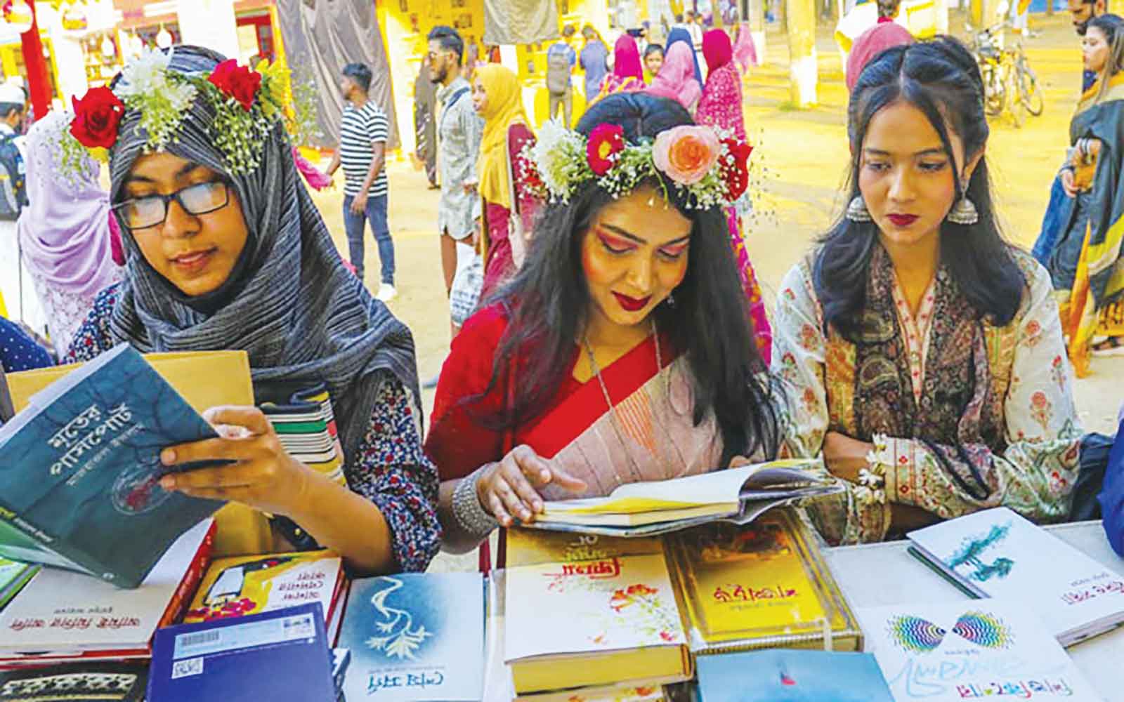 বইমেলায় অর্ধেক প্রতিষ্ঠানের বিক্রি ২০ কোটি টাকা