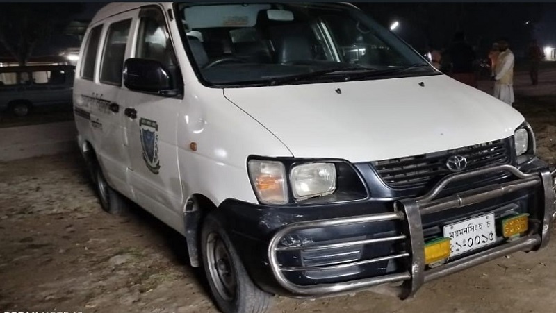 বাকৃবি প্রশাসনের তৎপরতায় একদিনের মধ্যে চুরি হওয়া মাইক্রোবাস উদ্ধার