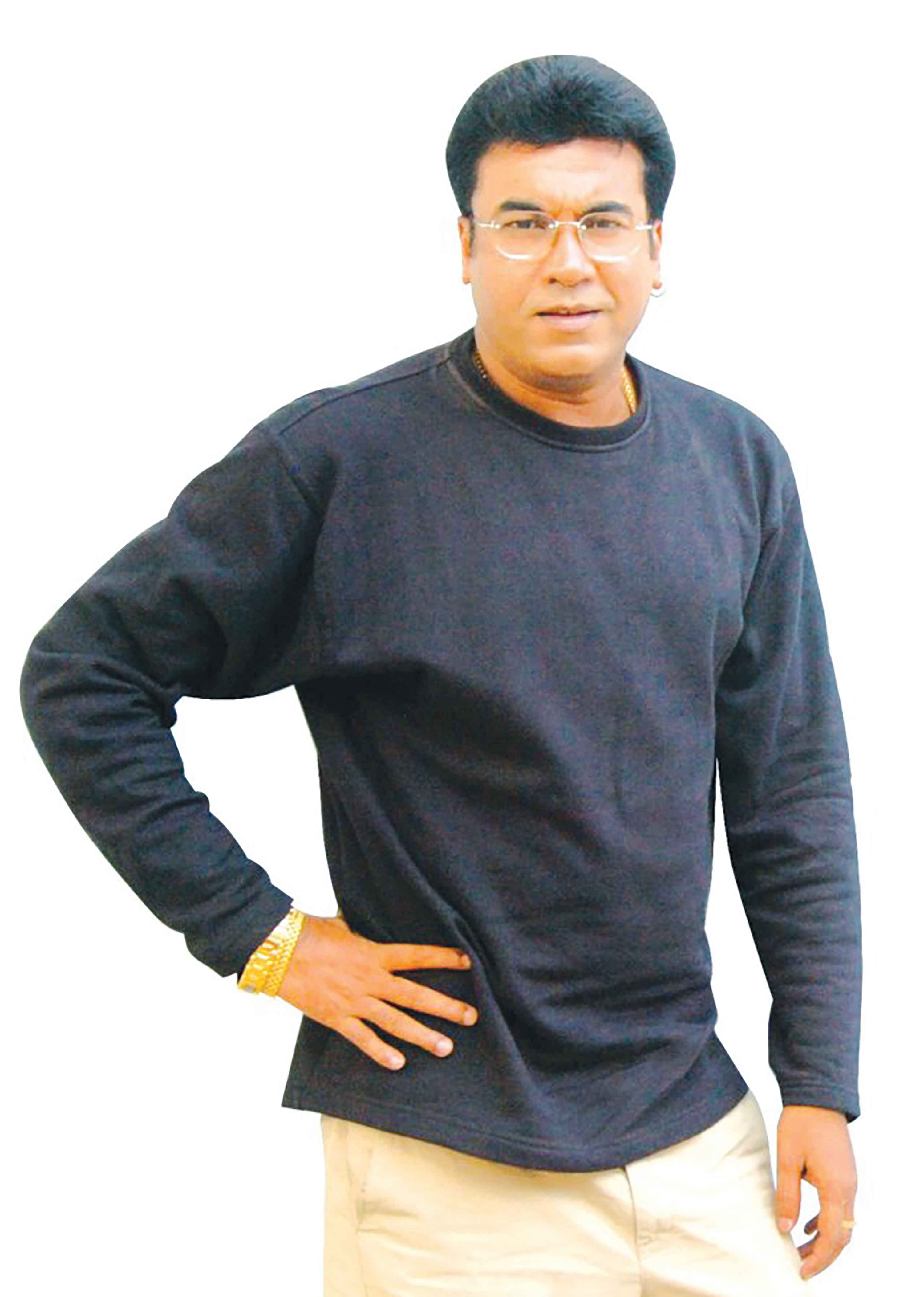১৭ বছর পর প্রেক্ষাগৃহে মান্নার সিনেমা