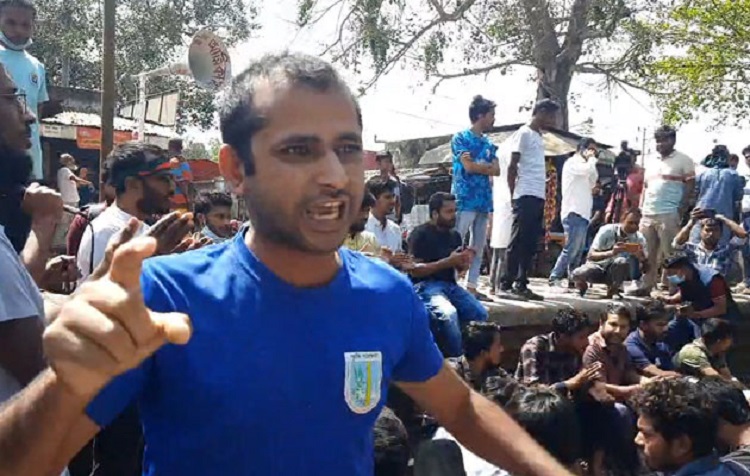 ঢাবিকে ‘বেঈমান’ ও ‘স্বৈরাচার বিশ্ববিদ্যালয়’ আখ্যা রাবি শিক্ষার্থীর