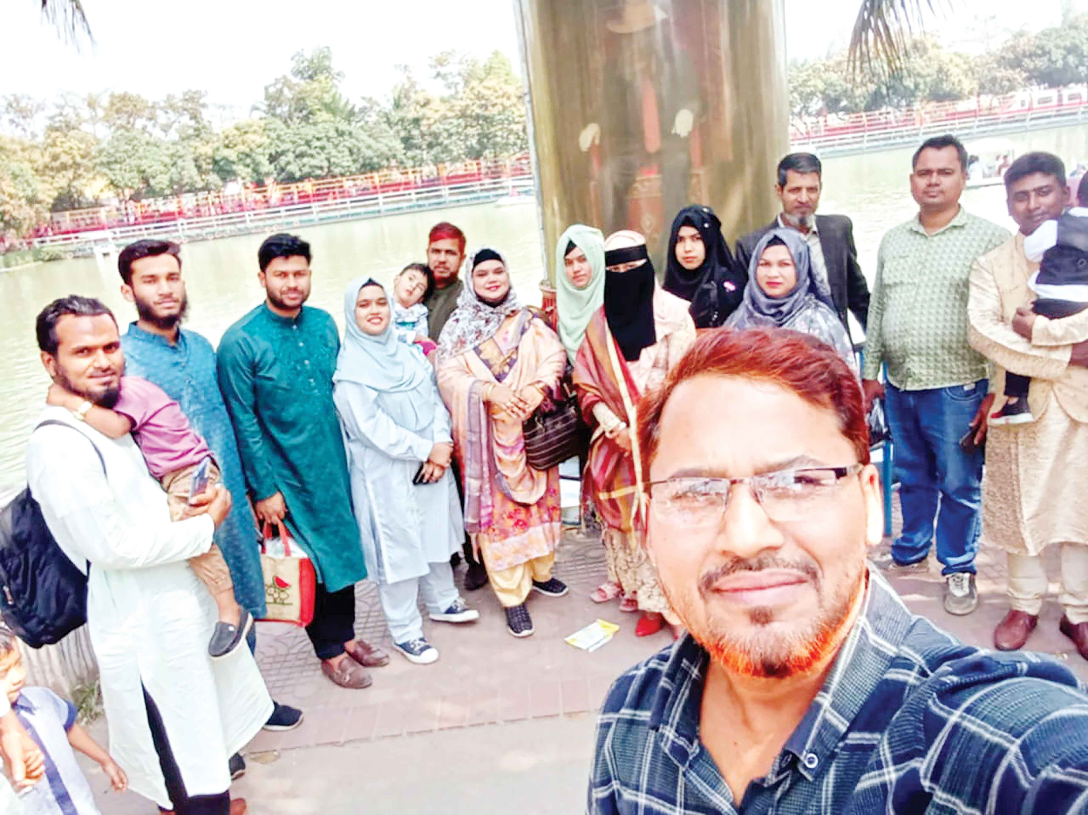 টাঙ্গাইলের বন্ধুদের আনন্দ ভ্রমণ
