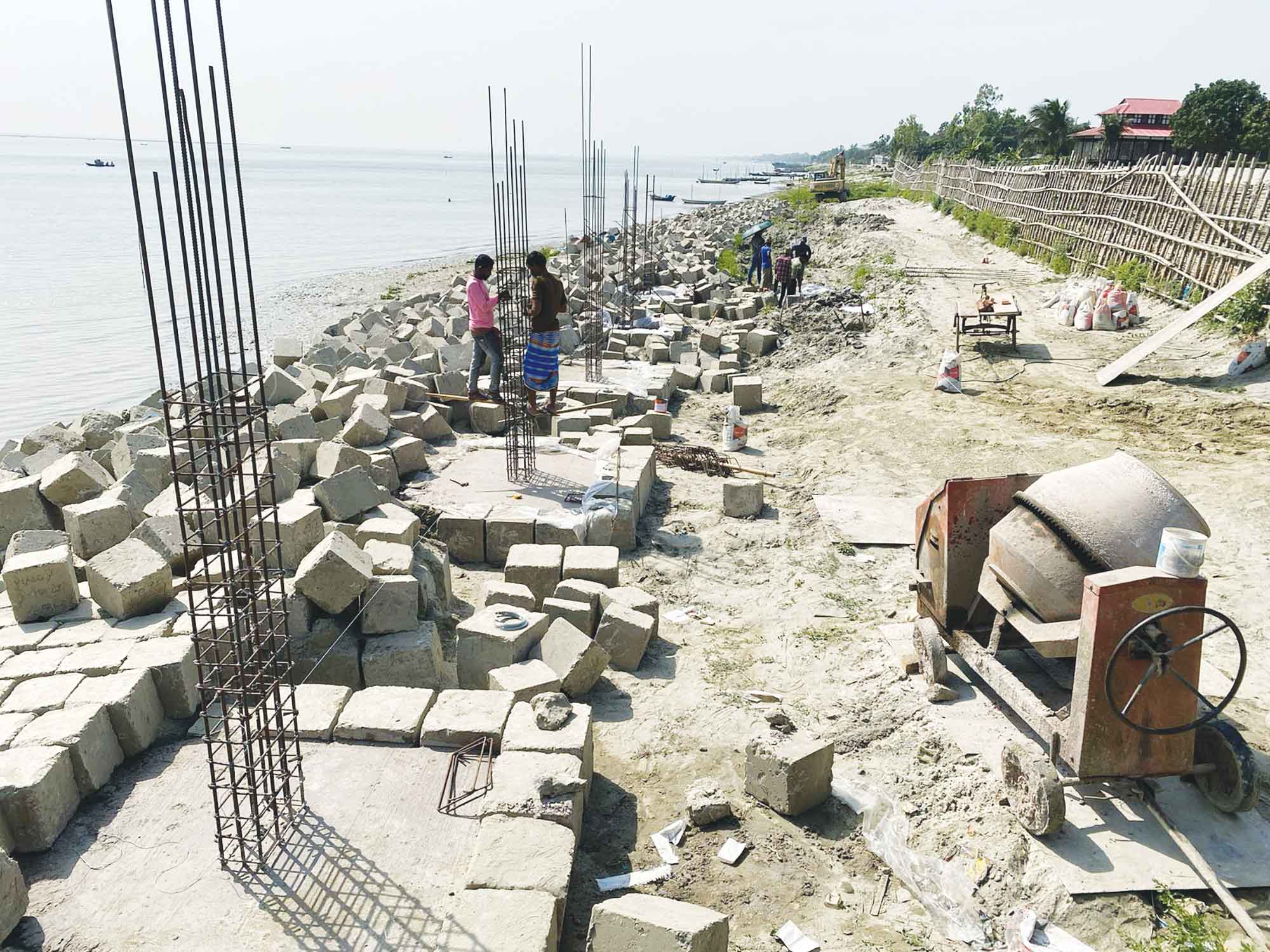 ইউএনওর হস্তক্ষেপে অবৈধ স্থাপনা নির্মাণ বন্ধ