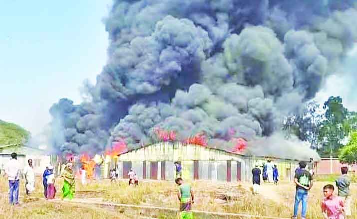 আশুলিয়ায় ঝুট গোডাউনে ভয়াবহ আগুন