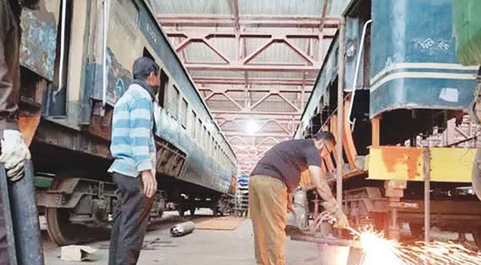 সৈয়দপুর কারখানায় মেরামত হচ্ছে রেলের ১২০ কোচ