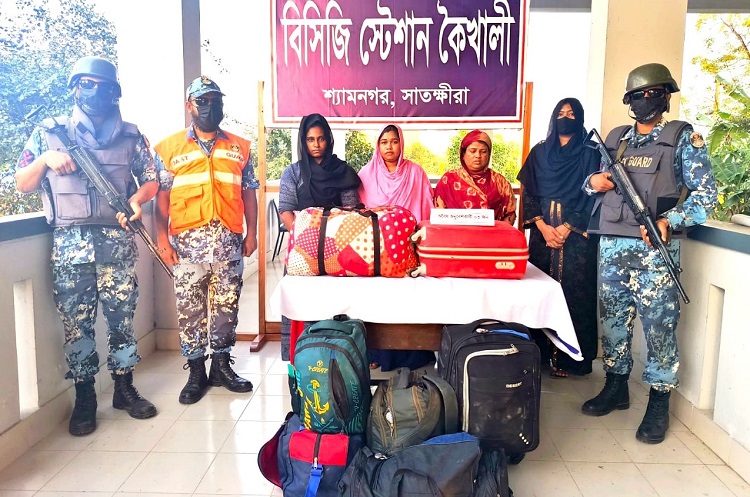 শুল্ক ফাঁকি দিয়ে আনা পণ্যসহ ভারতীয় ৩ অনুপ্রবেশকারী আটক