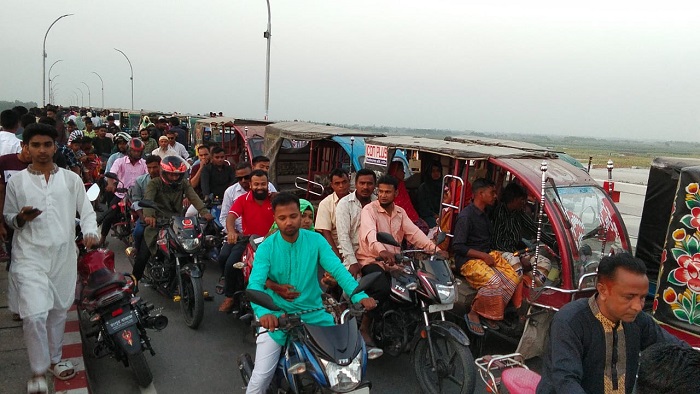 ঈদ আনন্দে মেতে উঠেছে তিস্তার মানুষ