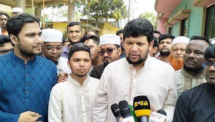 বাংলাদেশে গণতান্ত্রিক-ব্যবস্থা সুরক্ষায় সরকার বলিষ্ঠ ভূমিকা রাখবে : মাহফুজ