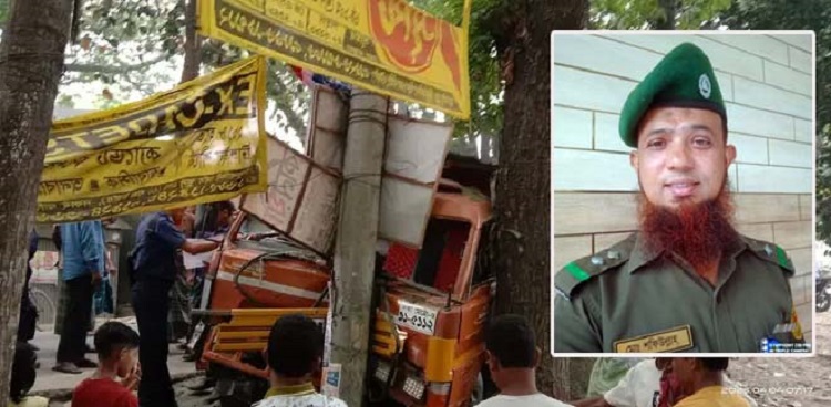 দেলদুয়ারে সড়ক দুর্ঘটনায় আনসার কমান্ডার নিহত