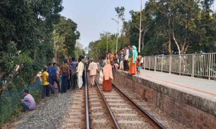 ভাঙ্গুড়ায় ট্রেনের নিচে ঝাঁপ দিয়ে এক ব্যক্তির আত্মহত্যা