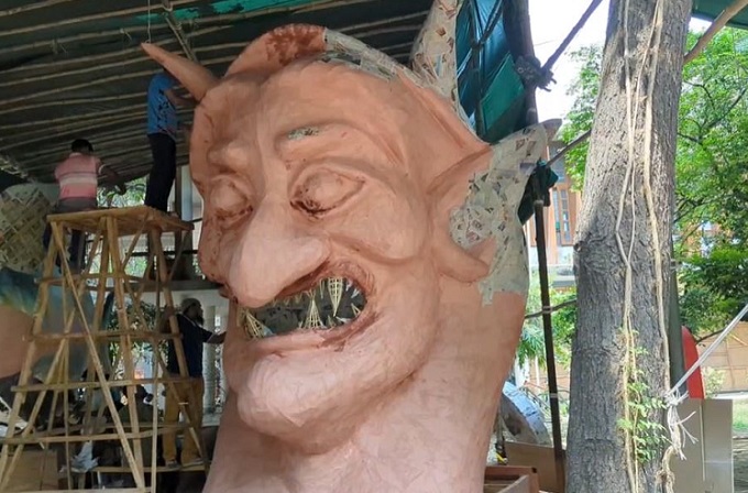 পহেলা বৈশাখের শোভাযাত্রায় হাসিনার মুখাবয়ব