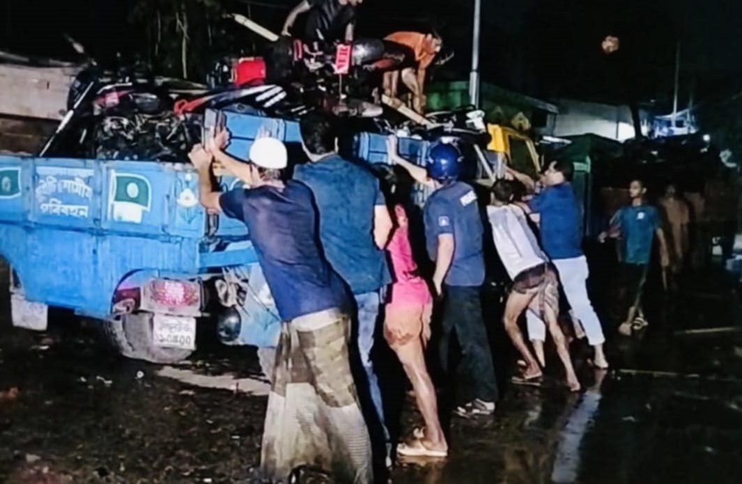 সিলেটে মহিলা কাউন্সিলরের বাসায় হামলা, ৩১টি মোটরসাইকেল ভাঙচুর