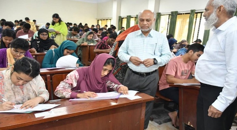 কৃষিগুচ্ছ ভর্তি পরীক্ষায় বাকৃবিতে উপস্থিতি ৯০ শতাংশের বেশি