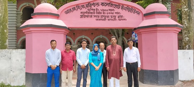 পাইকগাছায় পরীক্ষা কেন্দ্র সচীবসহ তিন কর্মকর্তাকে অব্যাহতি