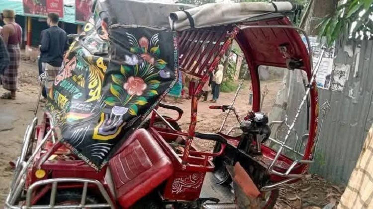 ঈদগাঁওয়ে বাসের ধাক্কায় ইজিবাইক যাত্রী নিহত