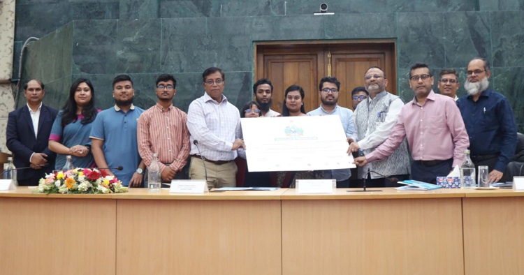 ঢাবি-বুয়েট-ঢামেকের চারশো শিক্ষার্থীকে ‘টেকসই প্লাস্টিক ব্যবহার’ বিষয়ক প্রশিক্ষণ