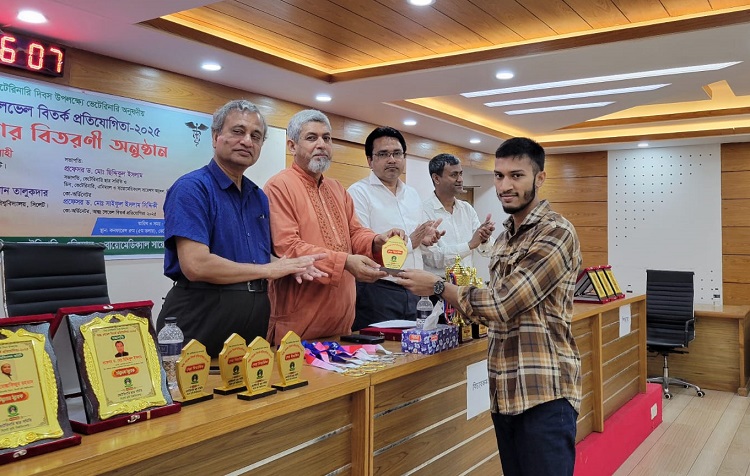 সিকৃবিতে আন্ত: লেভেল বিতর্ক প্রতিযোগিতায় বিজয়ী ২৬ তম ব্যাচ