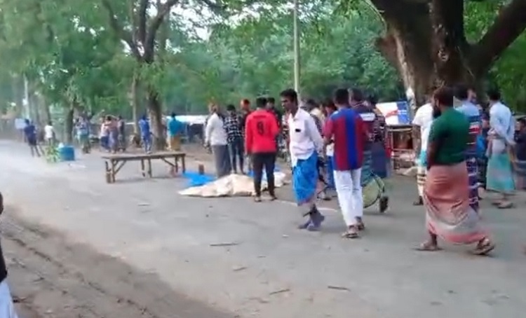 চুয়াডাঙ্গায় বাস চাপায় দুই ব্যবসায়ী নিহত