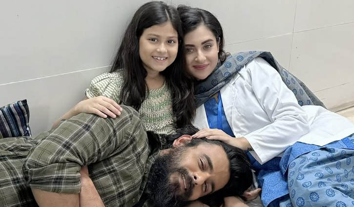 জীবনতো একটাই ছাড় দাও...