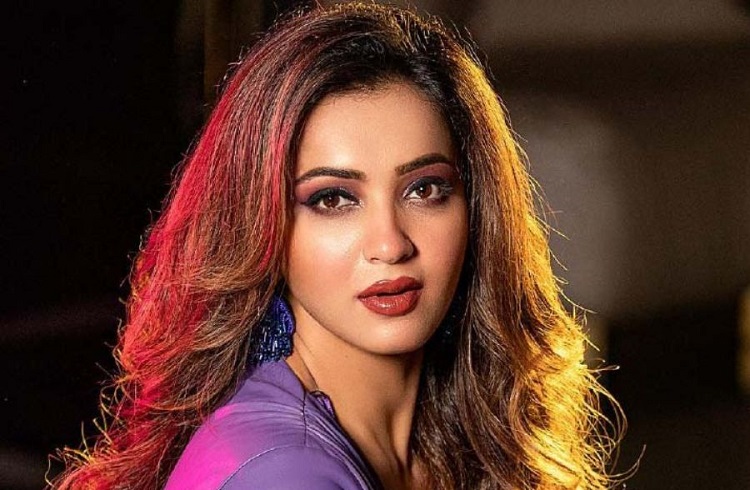 উচ্ছ্বসিত কৌশানী মুখার্জি