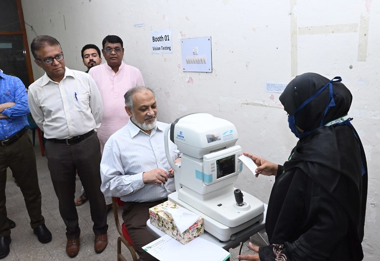 চোখের সুচিকিৎসায় আই ক্যাম্পের উদ্বোধন করলো বুয়েট