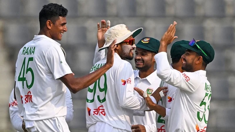 ৩ উইকেট পতনের পর একশ ছাড়ালো জিম্বাবুয়ে
