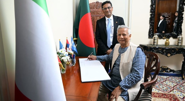 রোমে বাংলাদেশ হাউস পরিদর্শন করলেন প্রধান উপদেষ্টা