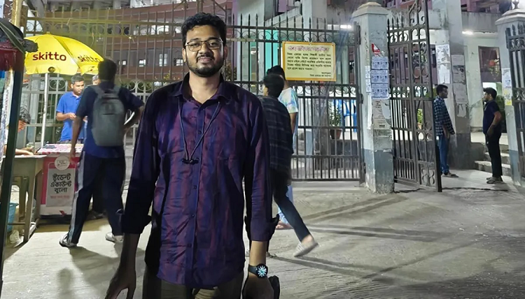 ঢাকা বিশ্ববিদ্যালয় শিবির সেক্রেটারির হল ছাড়ার ছবি ভাইরাল