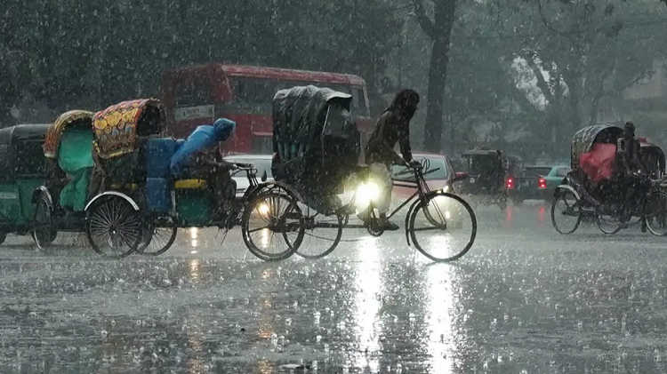রাজধানীসহ বিভিন্ন স্থানে গুড়ি গুড়ি বৃষ্টি, কমছে তাপমাত্রা
