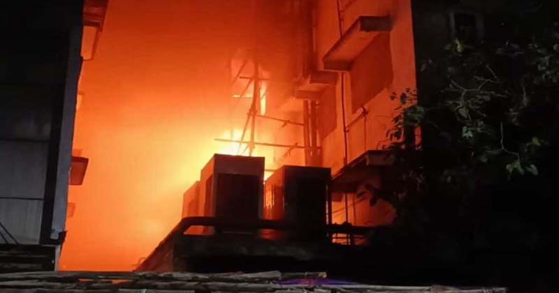কলকাতায় আবাসিক হোটেলে আগুন, নিহত ১৪