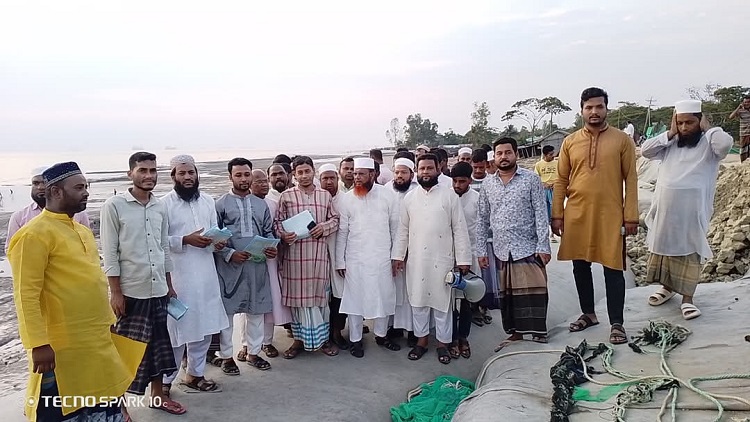 আনোয়ারায় উপকূলীয় বেড়িবাঁধ পরিদর্শনে জামায়াত নেতৃবৃন্দ 