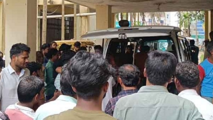 আনোয়ারা কেইপিজেডে পাহাড় ধসে দুই শিশুর মৃত্যু