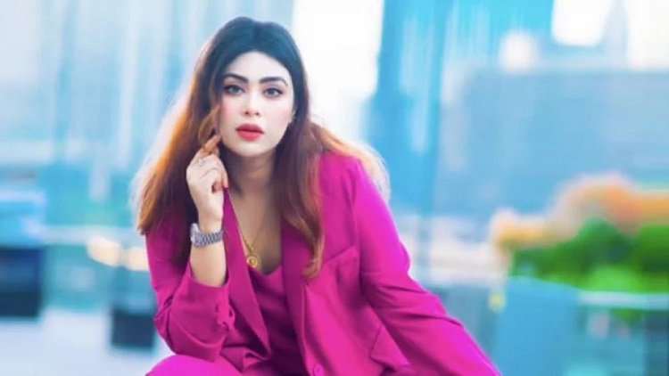উটের দুধের ব্যবসায় নামছেন মিষ্টি জান্নাত