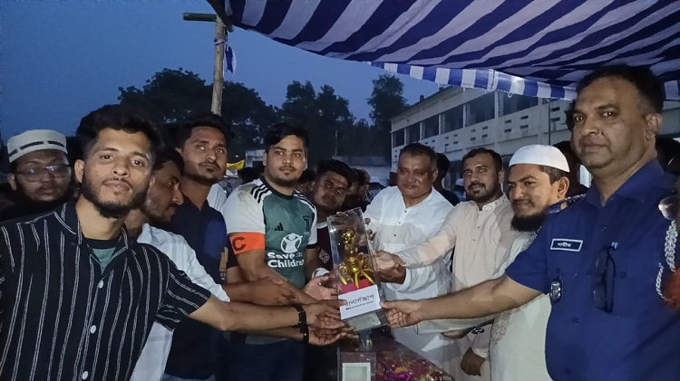 চান্দিনায় বৈষম্যবিরোধী ছাত্র আন্দোলন এর উদ্যোগে প্রীতি ফুটবল ম্যাচ অনুষ্ঠিত