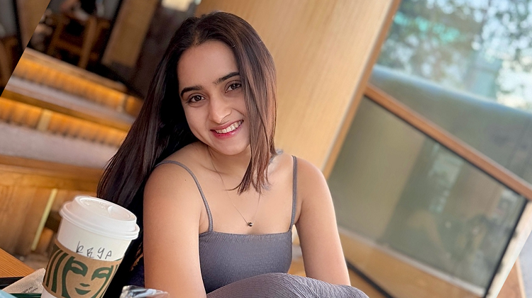 কেয়া পায়েল প্রস্তুত, খেলবেন সেলিব্রিটি ক্রিকেট লিগে