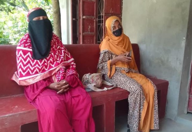 বিয়ের দাবিতে প্রেমিকার বাড়িতে অনশন রাবেয়ার
