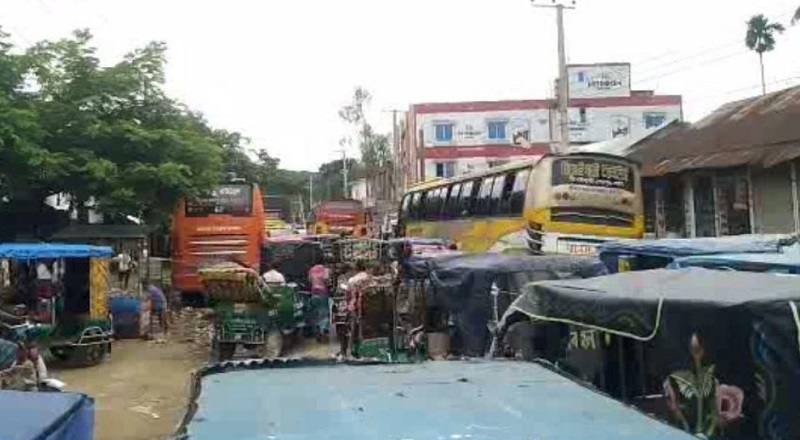 ঝিনাইগাতীতে যানজট দিন দিন বৃদ্ধি পাচ্ছে