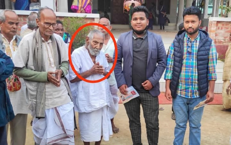 মারা গেছেন ১২৯ বছর বয়সী স্বামী শিবানন্দ